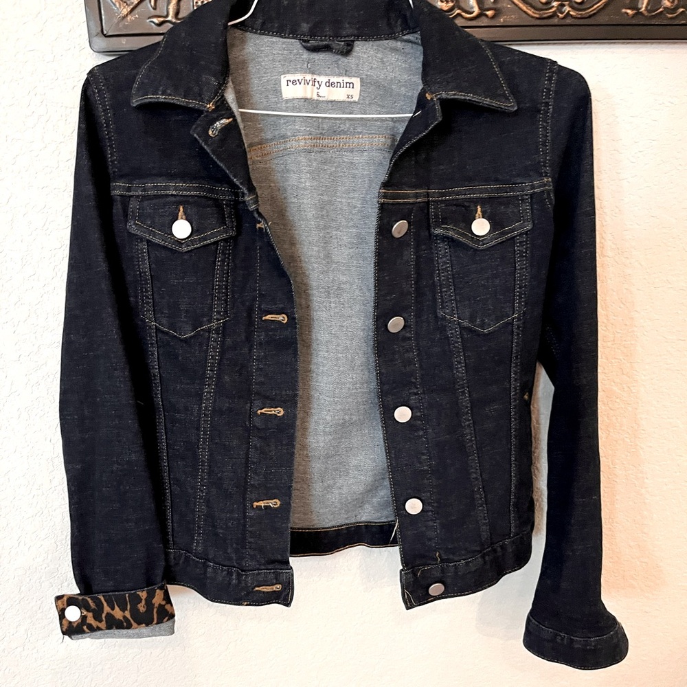 Channel revivify denim XS. Smoke free home.  I will not give out my #